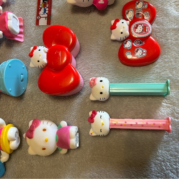 Hello Kitty Collectible PEZ Dispensers Metal Lunch Box Figures Lot - Picture 8 of 8